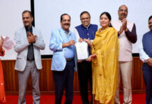 Sharda University News : ग्रेटर नोएडा स्थित शारदा यूनिवर्सिटी में शिक्षक दिवस हर्षोल्लास के साथ मनाया गया, विद्यार्थियों ने प्रस्तुतियों से शिक्षकों को दिया सम्मान, चांसलर पी. के. गुप्ता ने शिक्षकों को विद्यार्थियों का मार्गदर्शक बताया, जबकि यूजीसी के पूर्व चेयरमैन डॉ. डी. पी. सिंह ने शिक्षक के योगदान को राष्ट्र निर्माण की अमूल्य साधना बताया